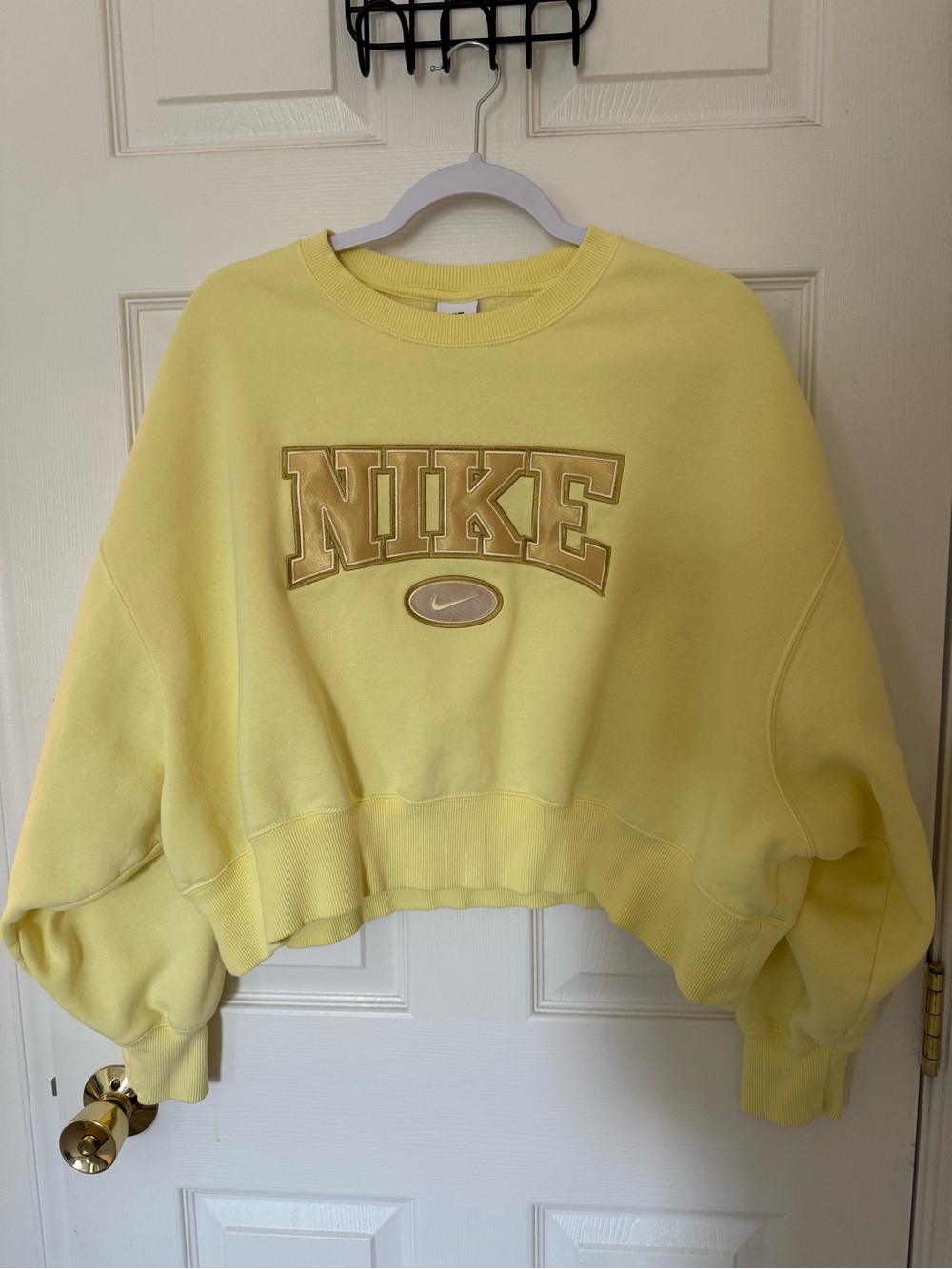 Nike Vintage-Style Cropped Crewneck Sweatshirt